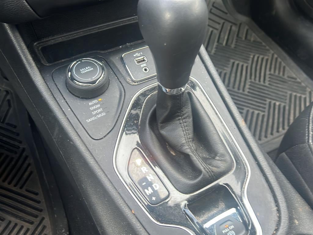 2019 Jeep CHEROKEE L Limited