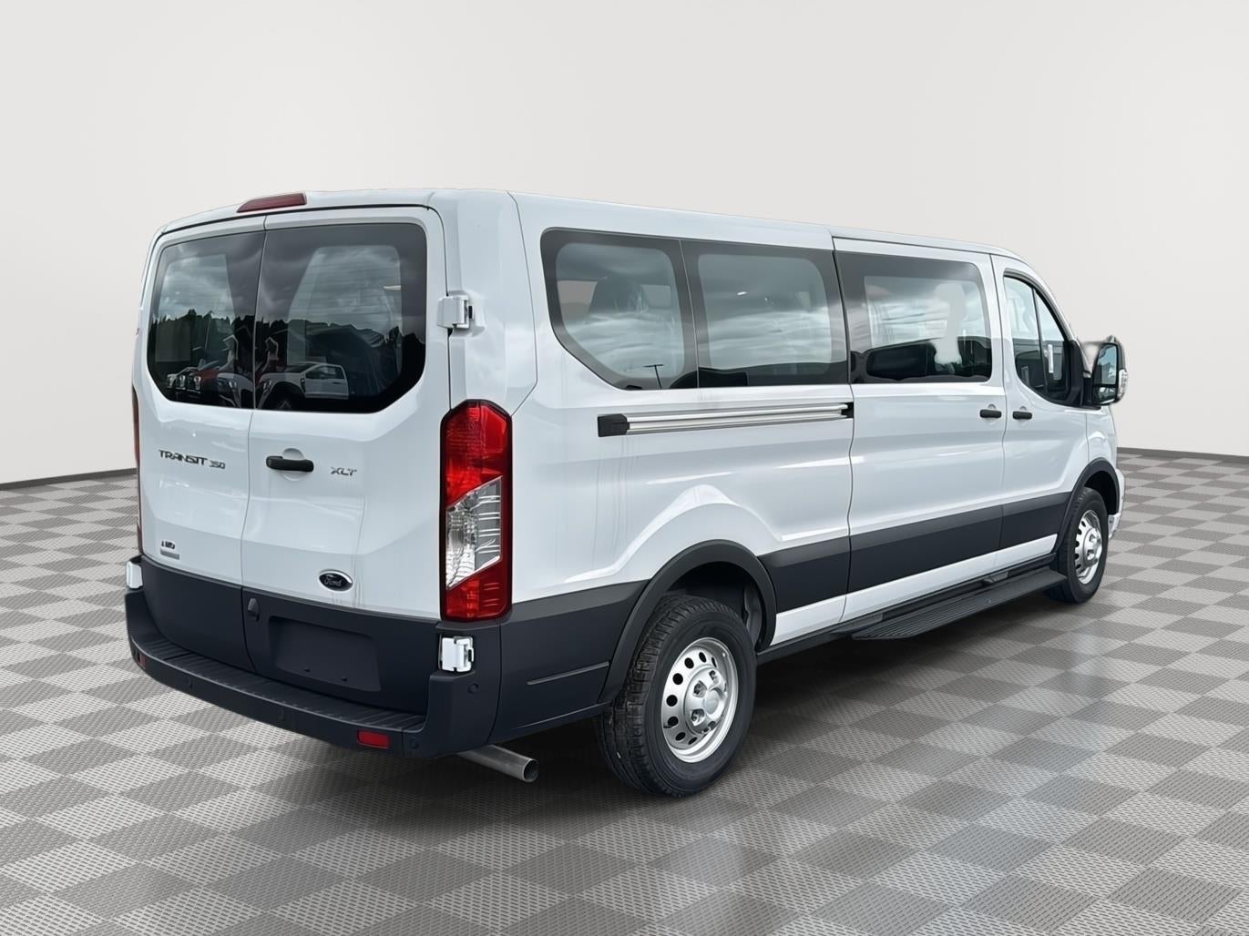 2024 Ford Transit Passenger Wagon XLT