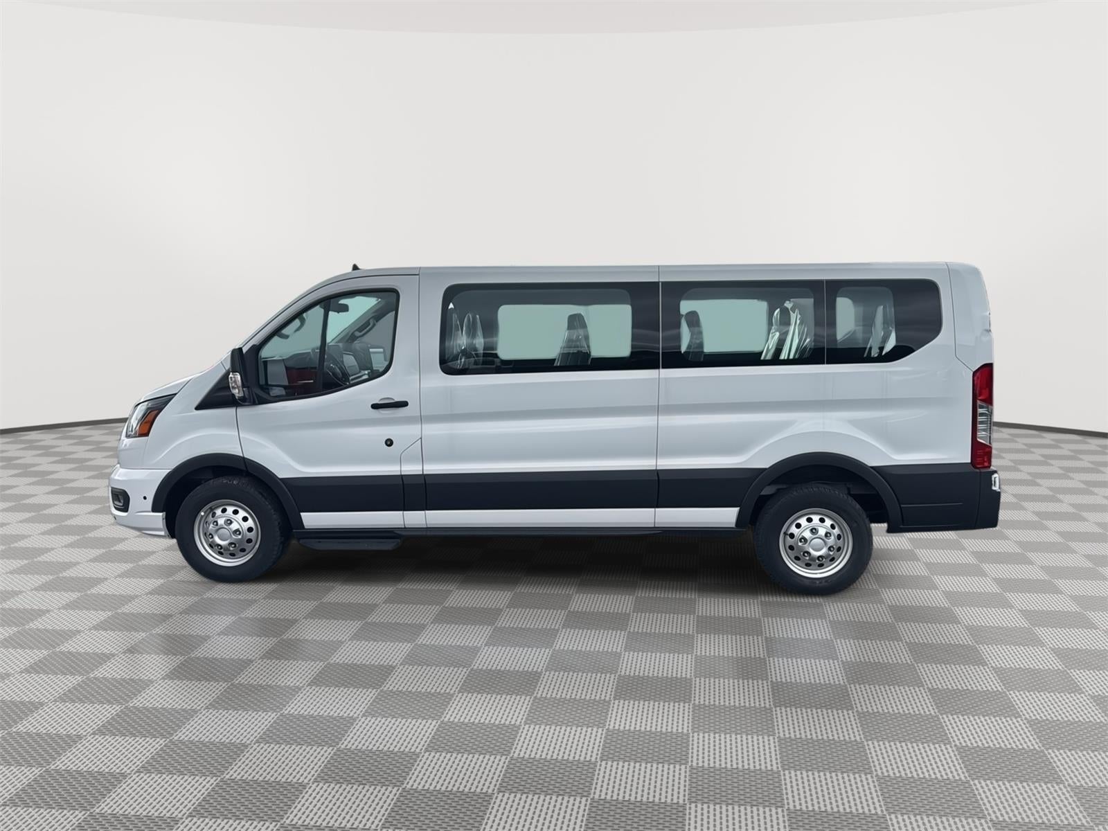 2024 Ford Transit Passenger Wagon XLT