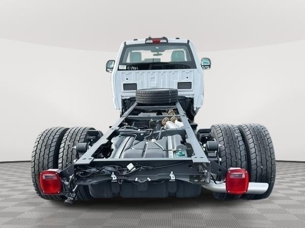 2024 Ford Super Duty F-600 DRW XL