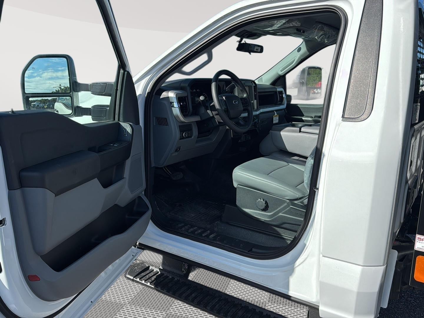 2025 Ford Super Duty F-350 DRW XL