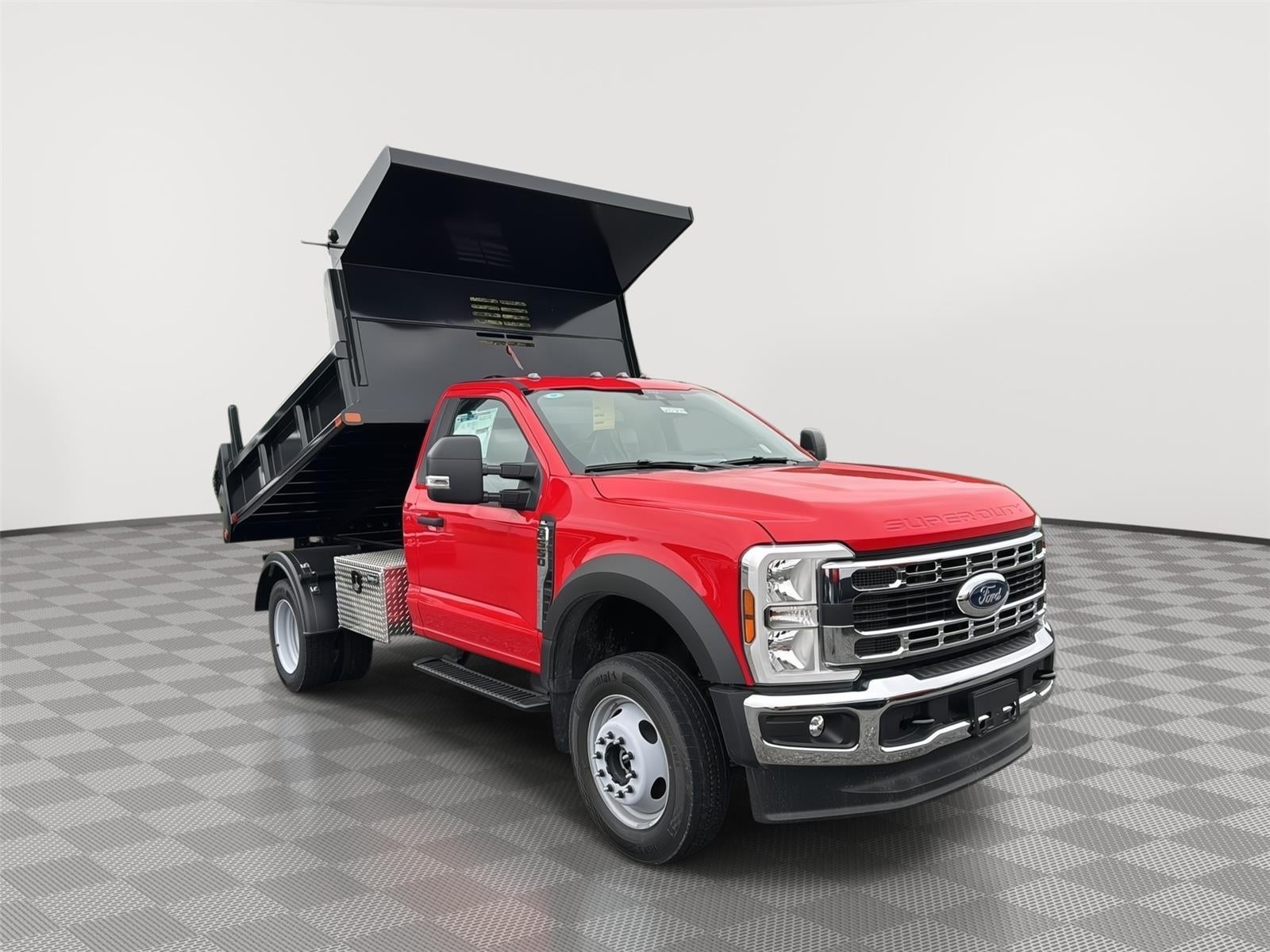 2025 Ford Super Duty F-550 DRW XL