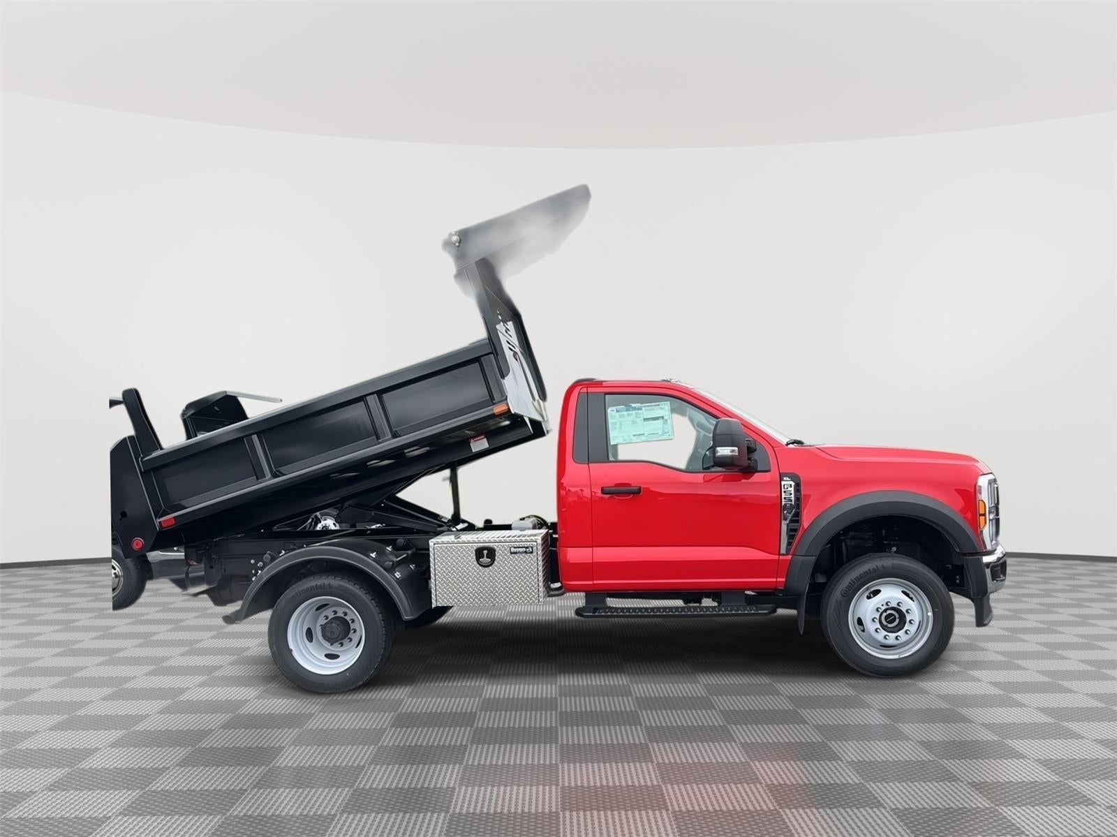 2025 Ford Super Duty F-550 DRW XL