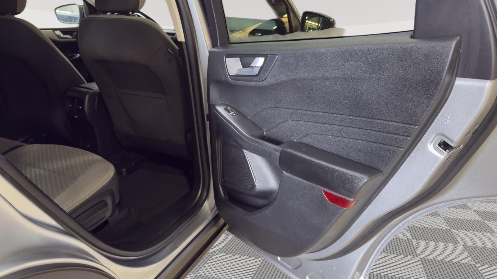 2021 Ford Escape SE Hybrid