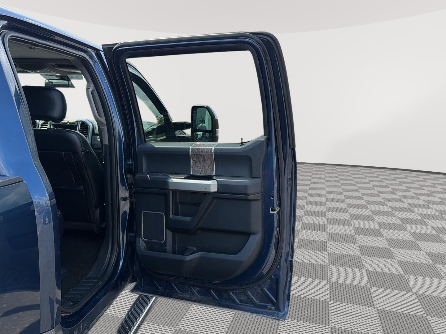 2017 Ford Super Duty F-250 SRW Lariat