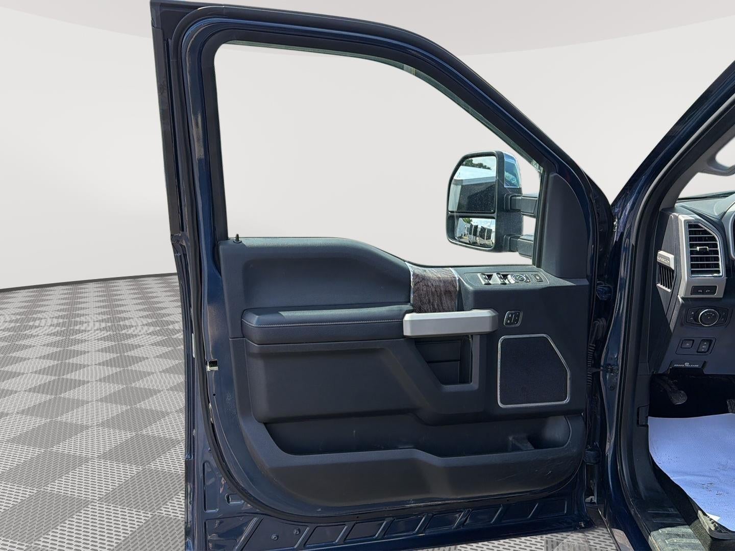 2017 Ford Super Duty F-250 SRW Lariat