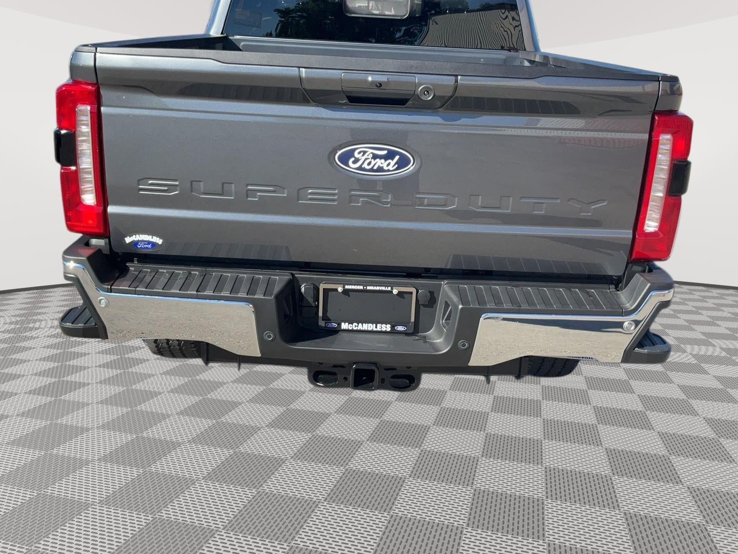 2027 Ford Super Duty F-350 XLT