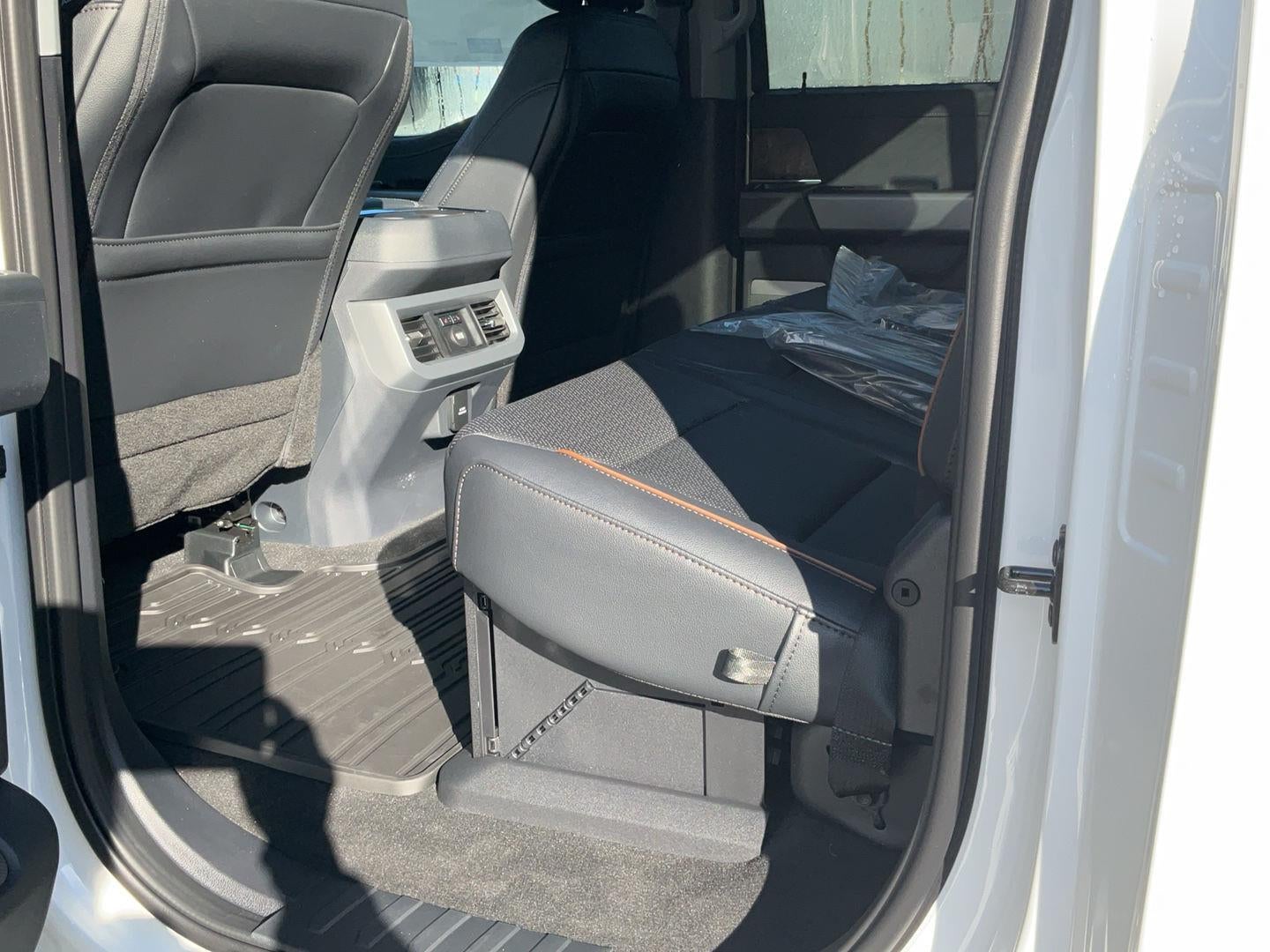 2026 Ford Super Duty F-350 SRW LARIAT