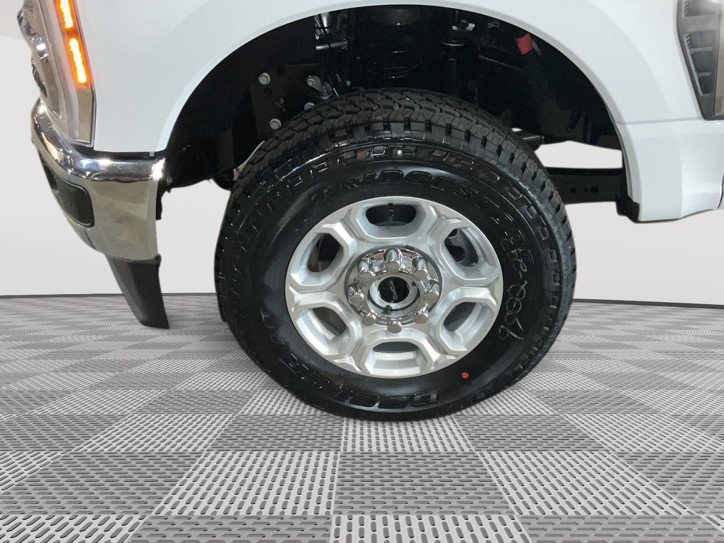 2026 Ford Super Duty F-350 SRW XLT