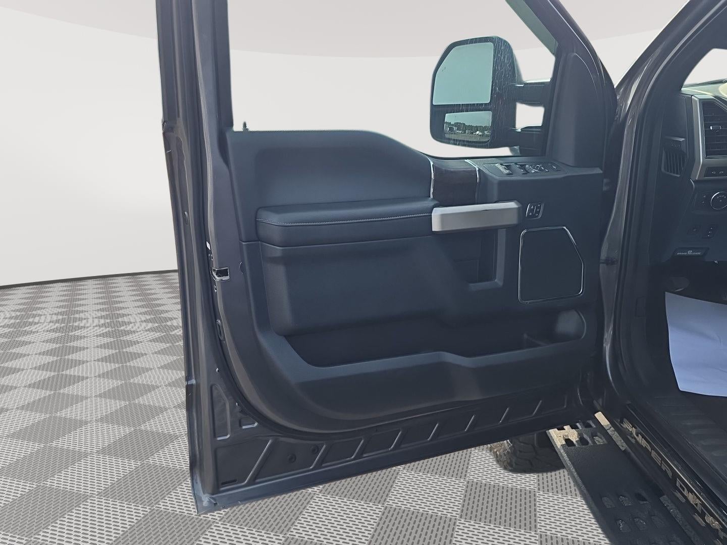 2022 Ford Super Duty F-350 Lariat