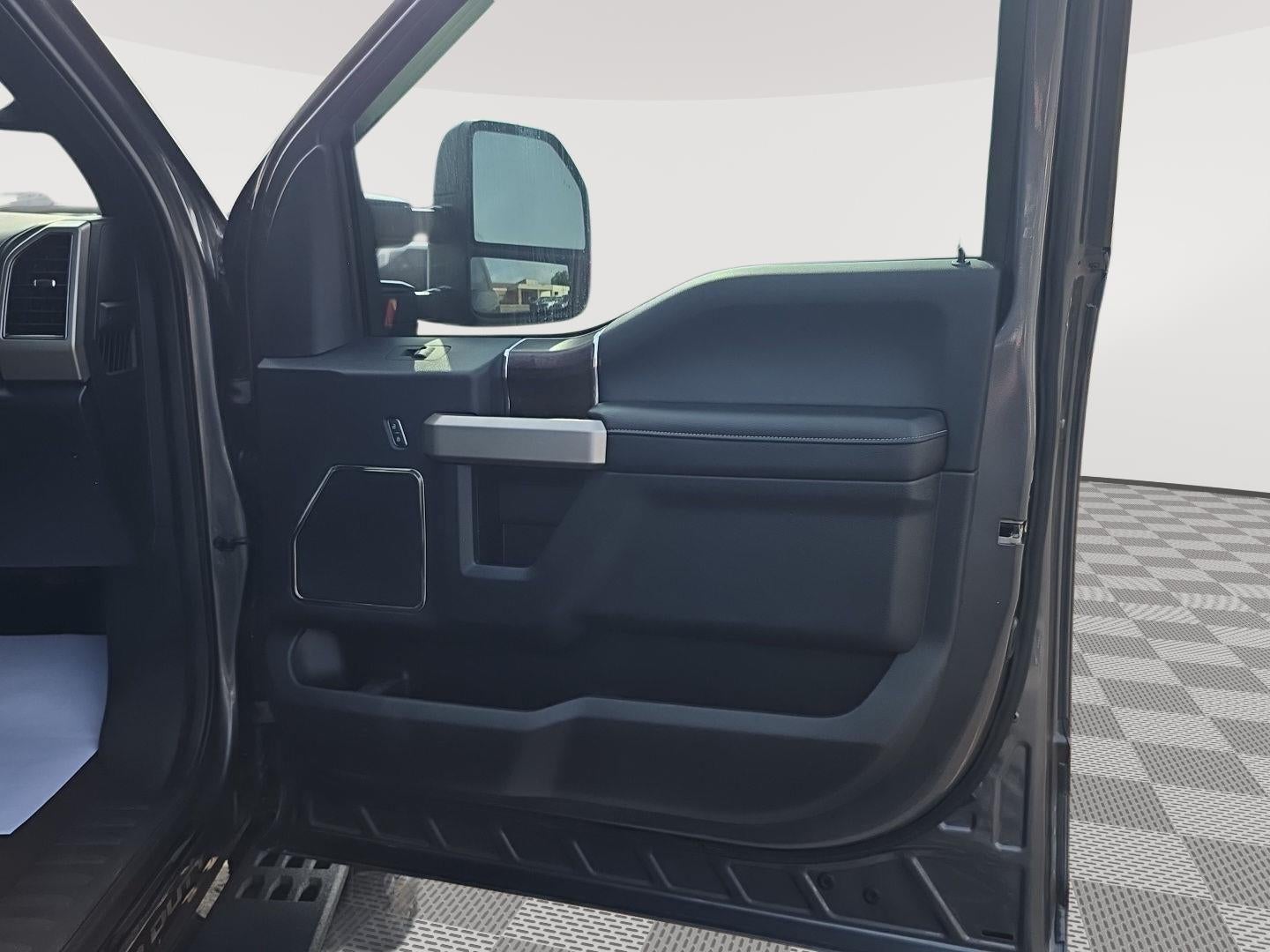 2022 Ford Super Duty F-350 Lariat
