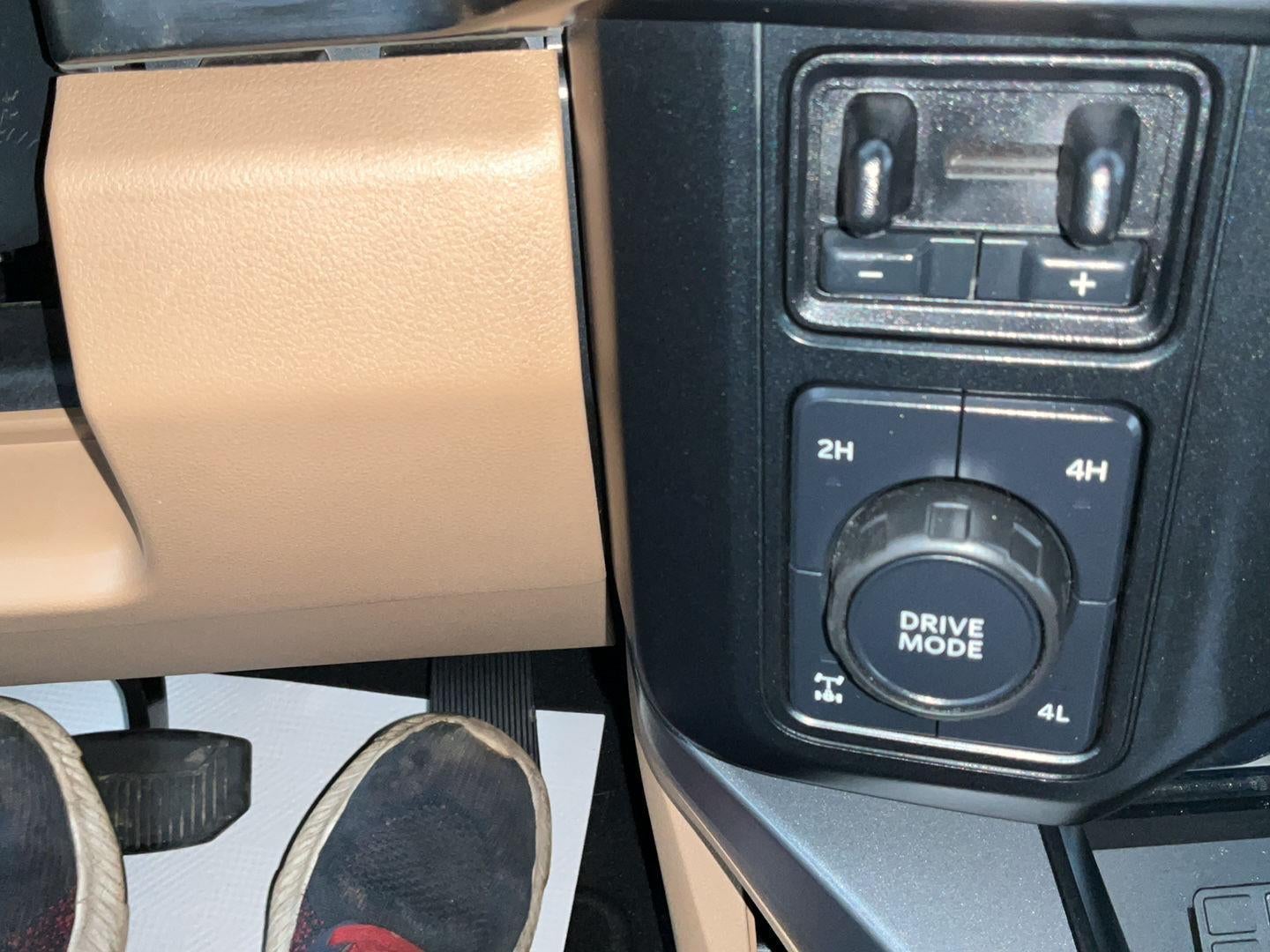 2023 Ford Super Duty F-350 SRW LARIAT