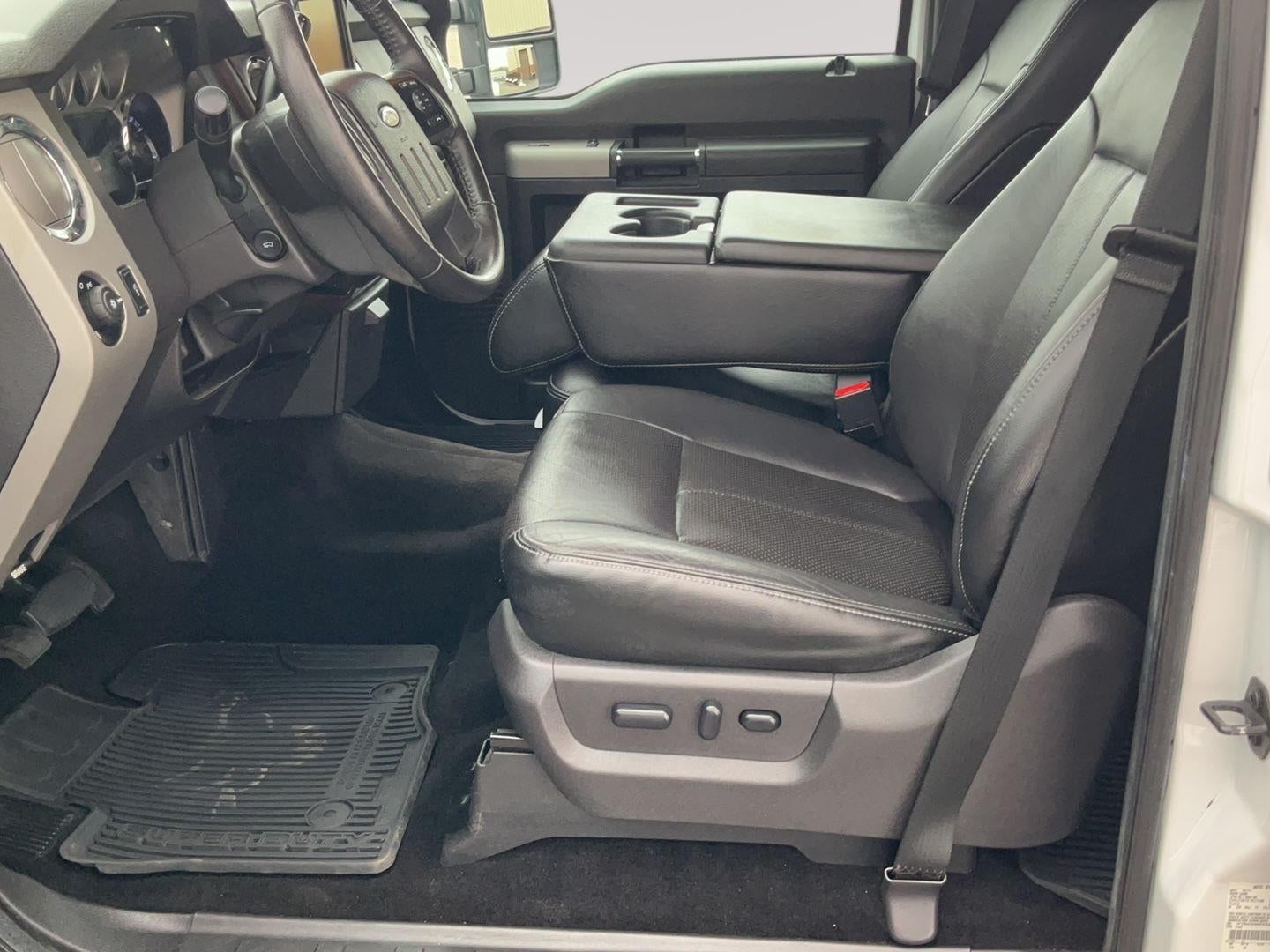 2015 Ford Super Duty F-350 DRW Lariat