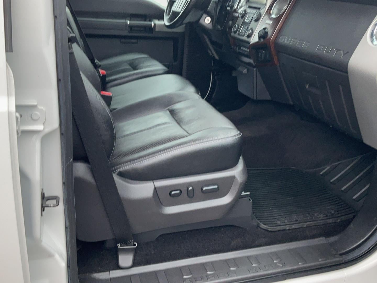 2015 Ford Super Duty F-350 DRW Lariat