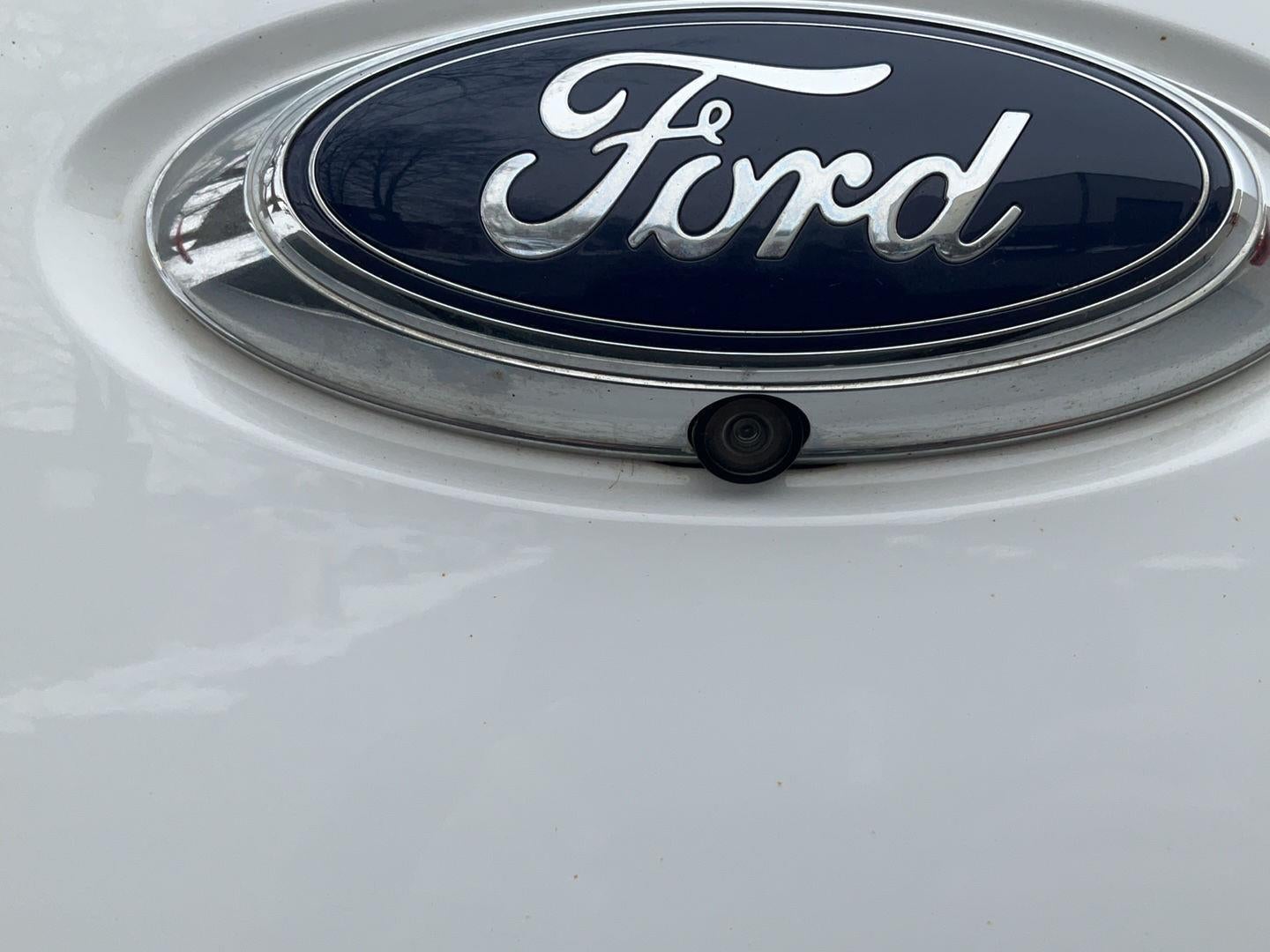 2015 Ford Super Duty F-350 DRW Lariat