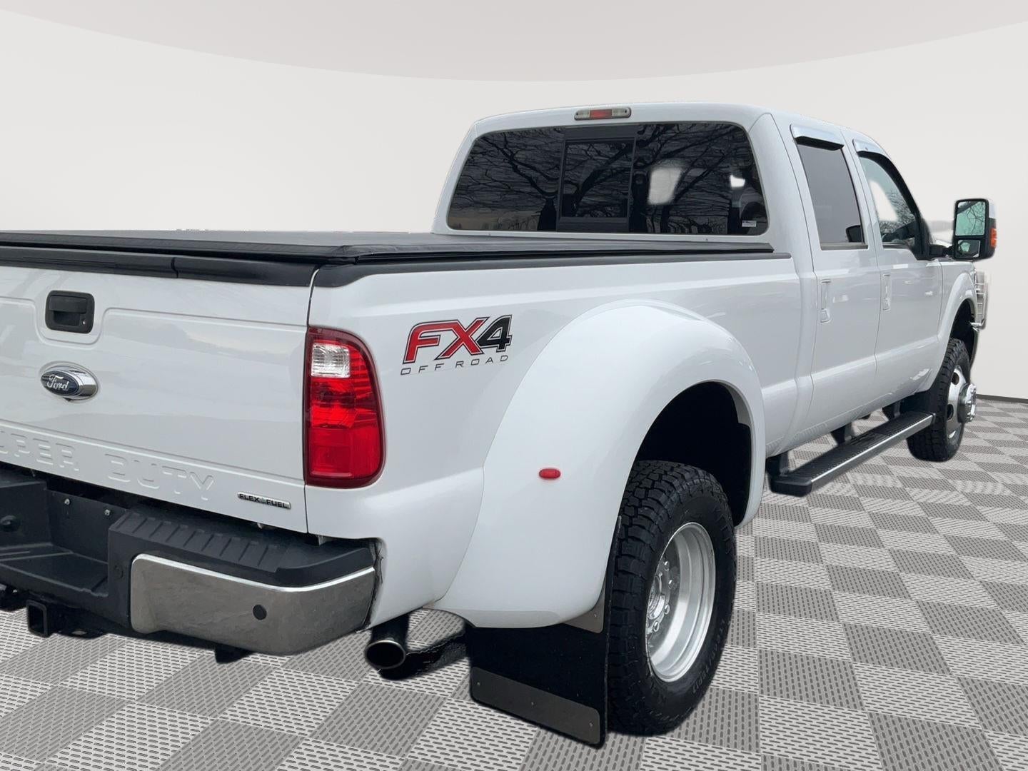 2015 Ford Super Duty F-350 DRW Lariat