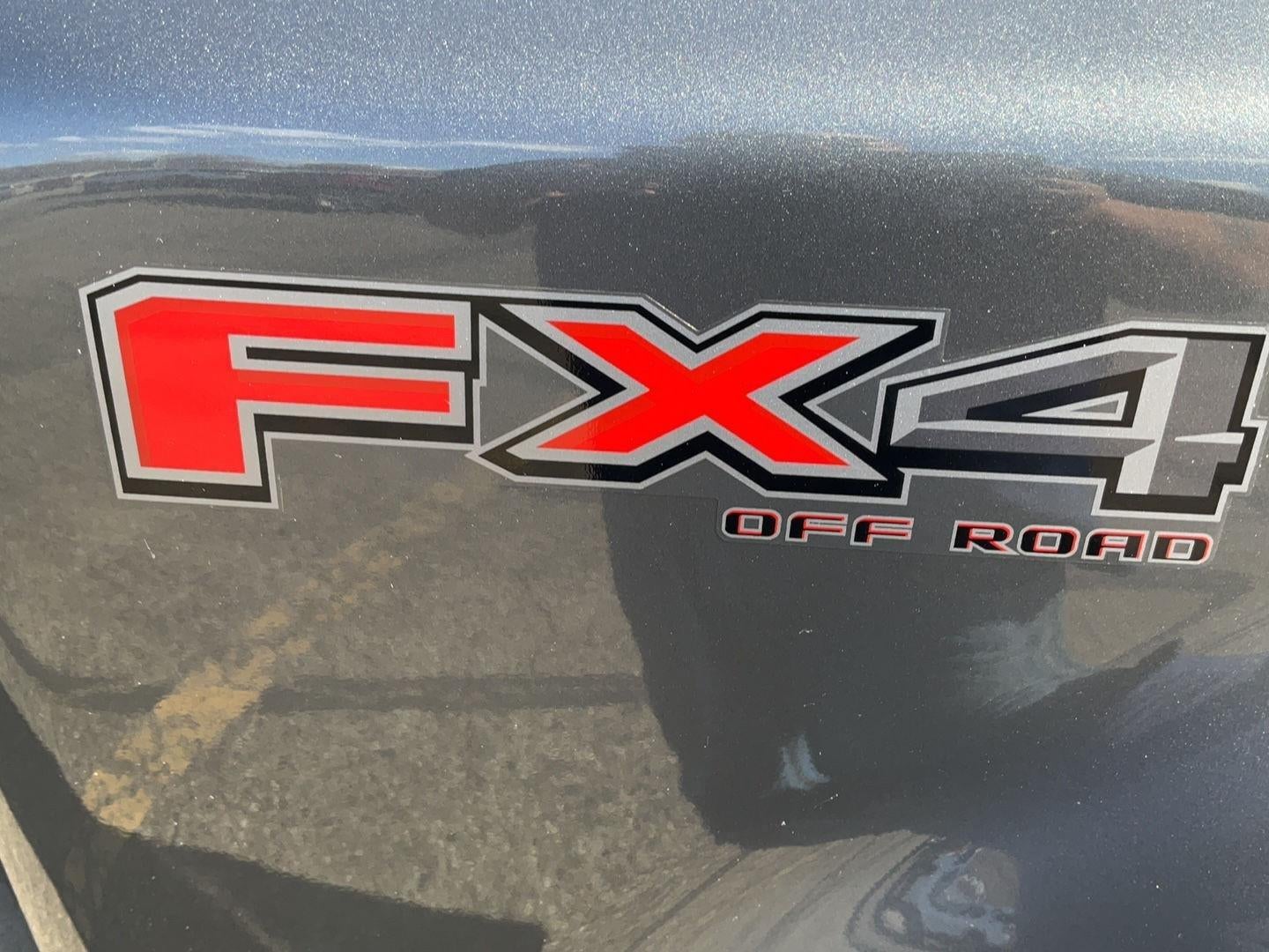 2027 Ford Super Duty F-350 DRW XLT