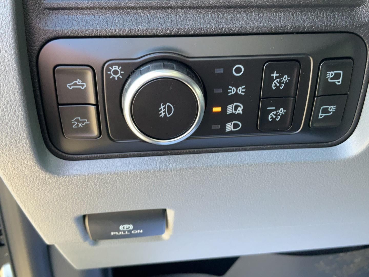 2027 Ford Super Duty F-350 DRW XLT
