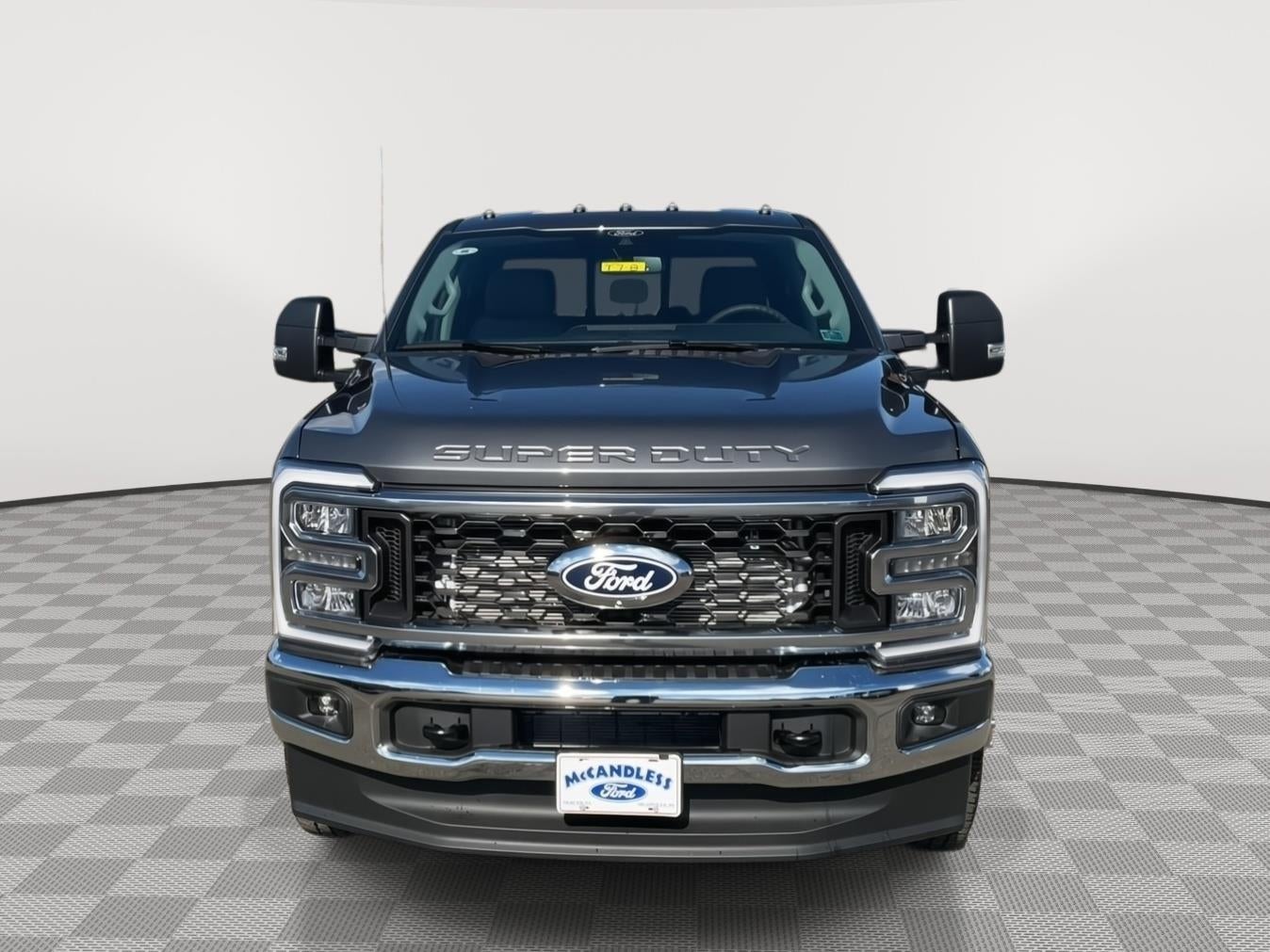 2027 Ford Super Duty F-350 DRW XLT