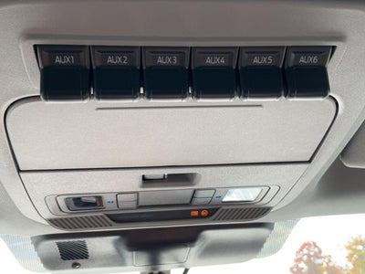 2027 Ford Super Duty F-350 DRW XLT