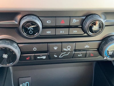 2027 Ford Super Duty F-350 DRW XLT