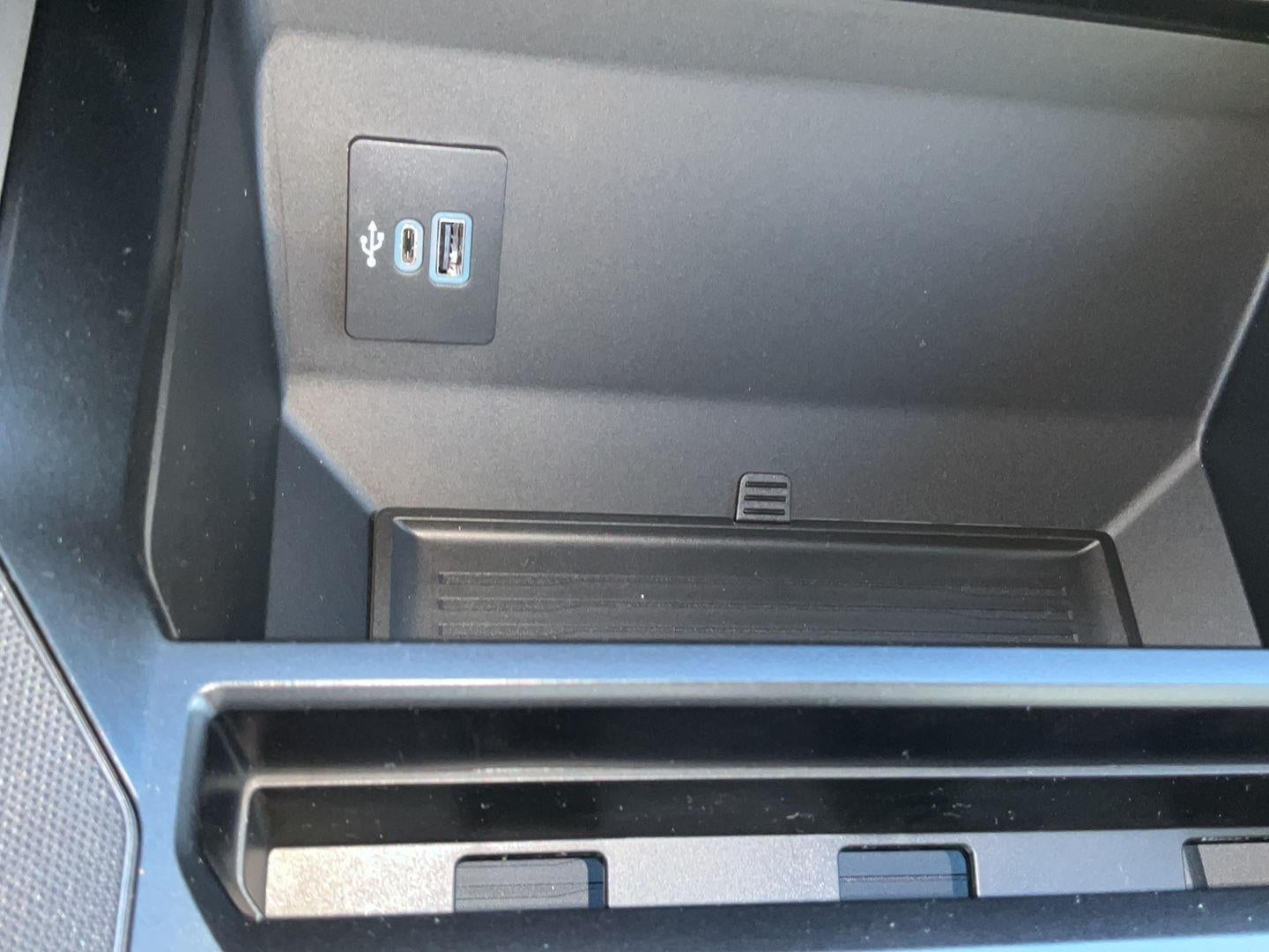 2027 Ford Super Duty F-350 DRW XLT