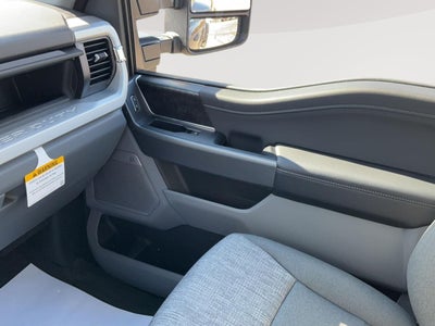 2027 Ford Super Duty F-350 DRW XLT