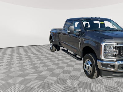 2027 Ford Super Duty F-350 DRW XLT