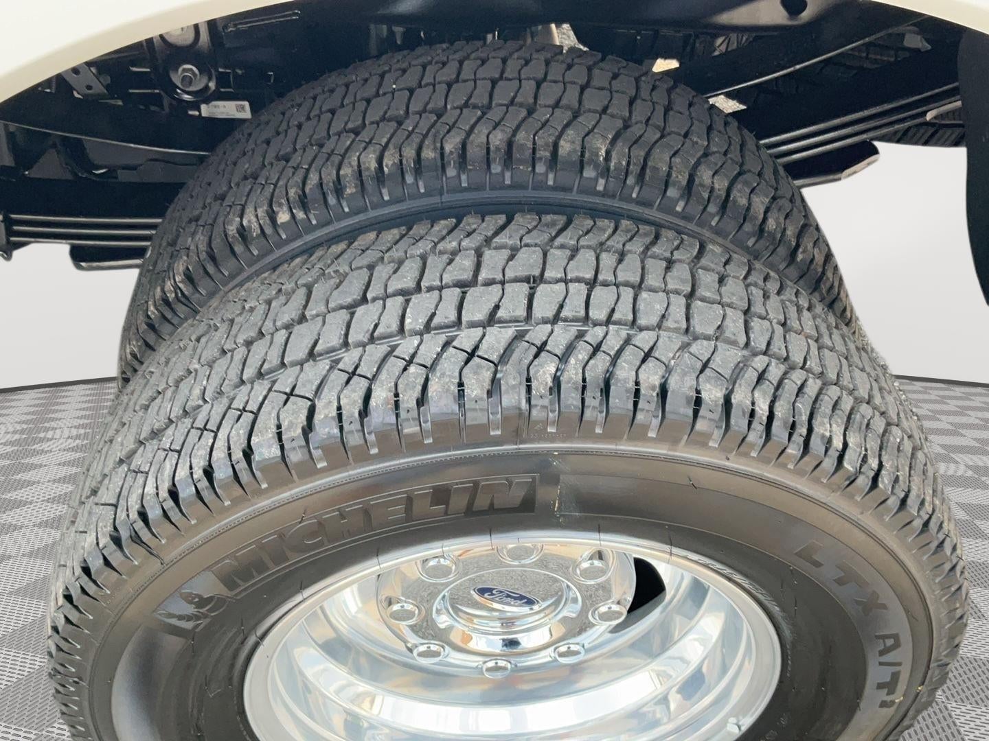 2026 Ford Super Duty F-350 DRW Lariat