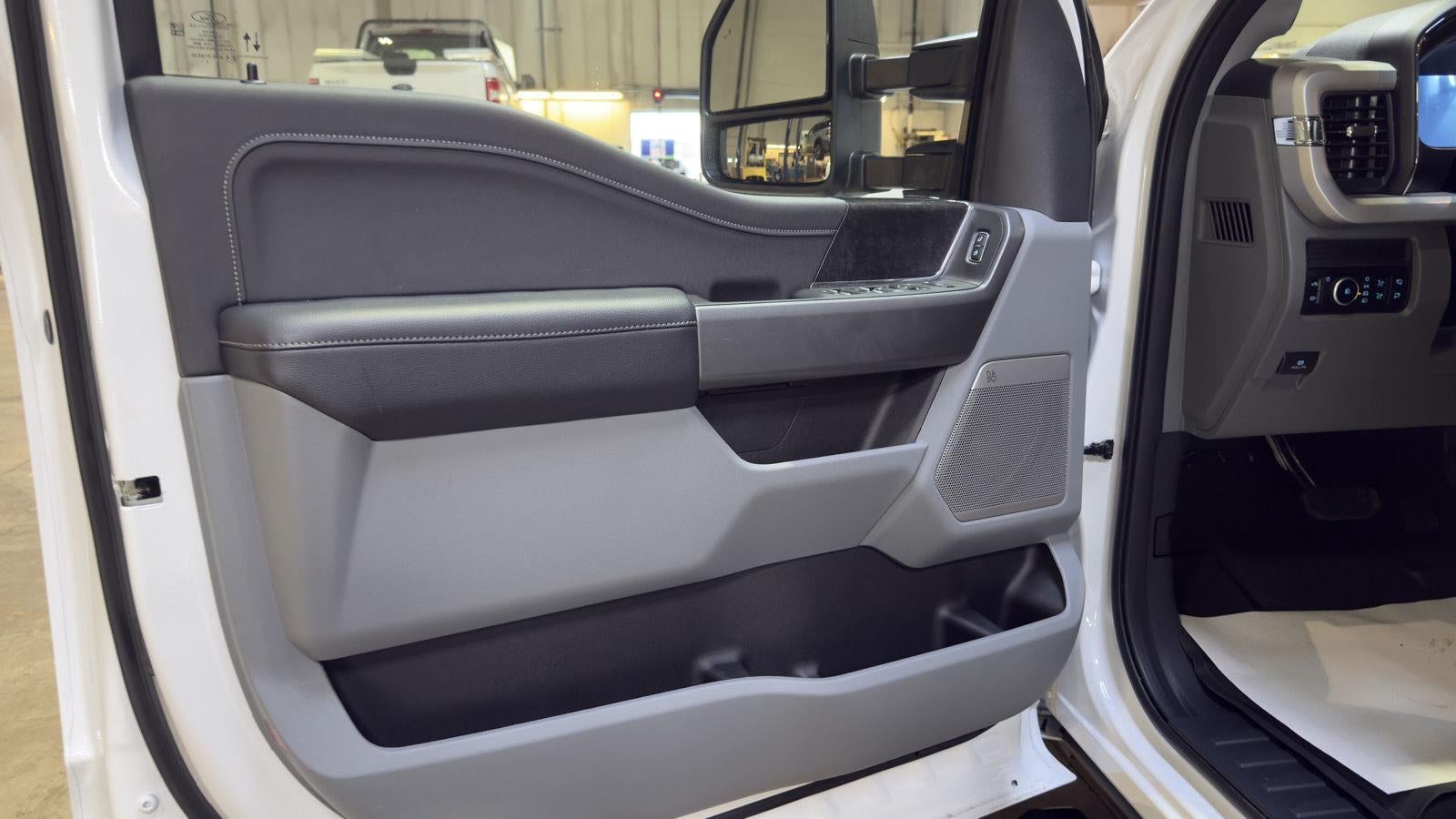 2026 Ford Super Duty F-350 DRW XLT