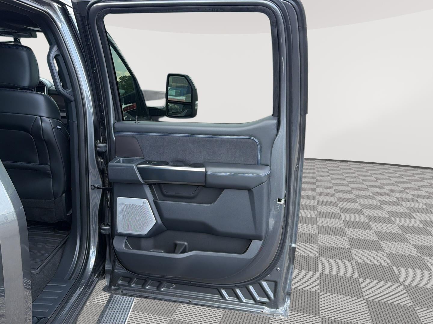 2026 Ford Super Duty F-450 Drw Platinum