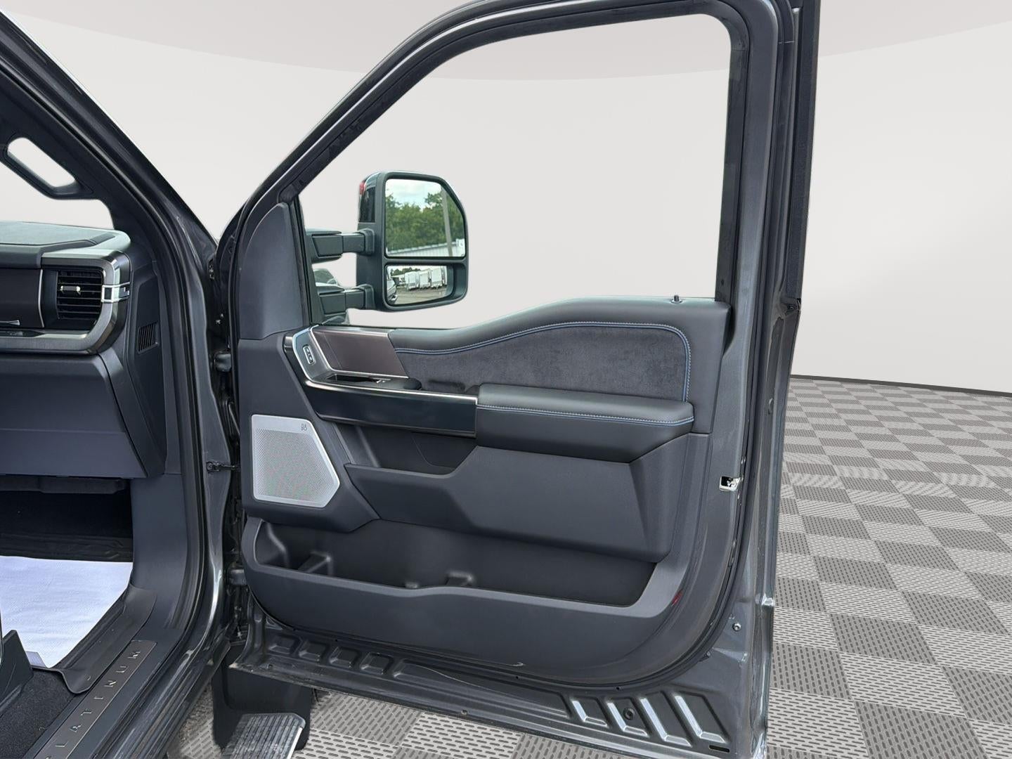 2026 Ford Super Duty F-450 Drw Platinum