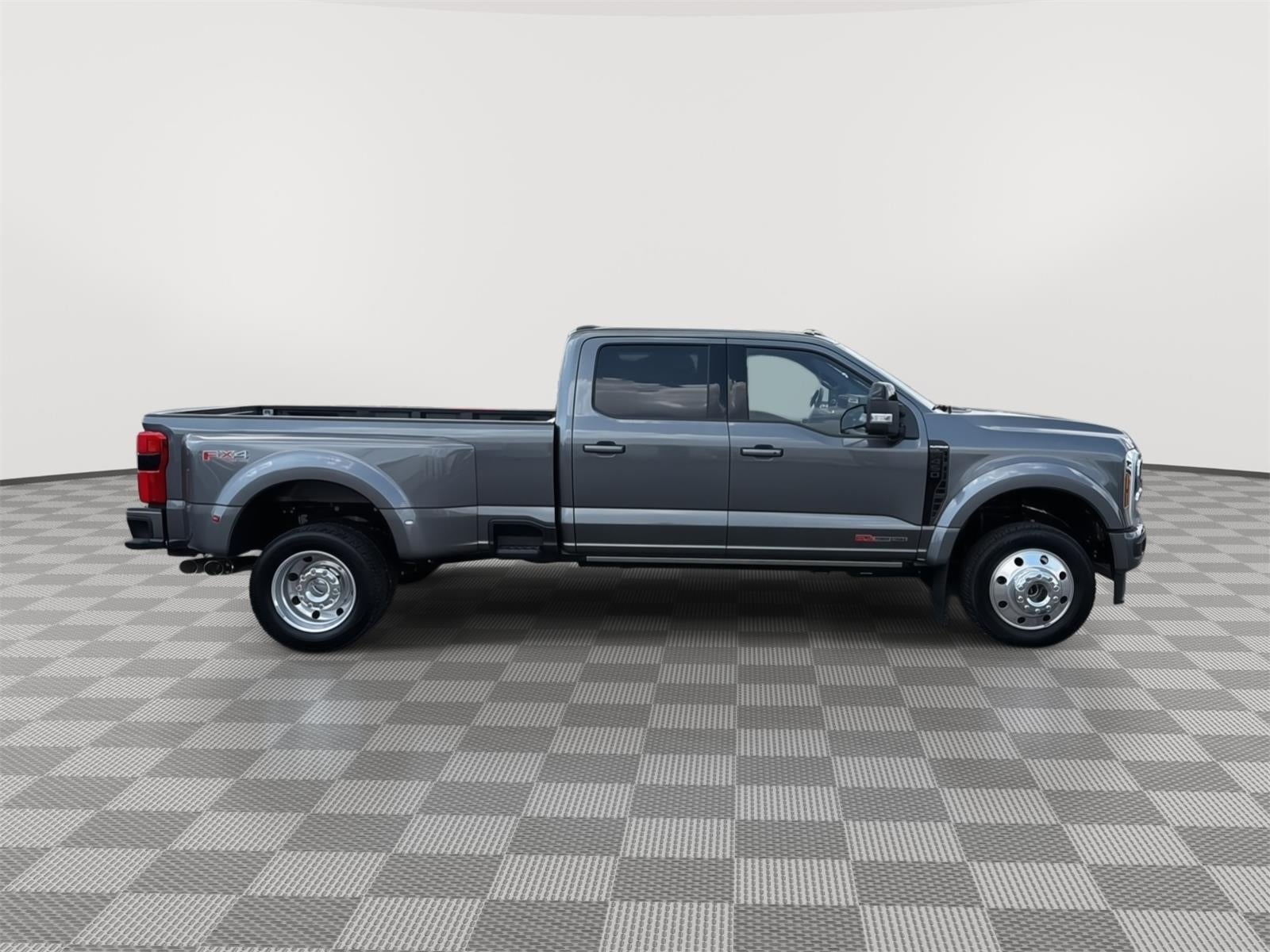 2026 Ford Super Duty F-450 Drw Platinum