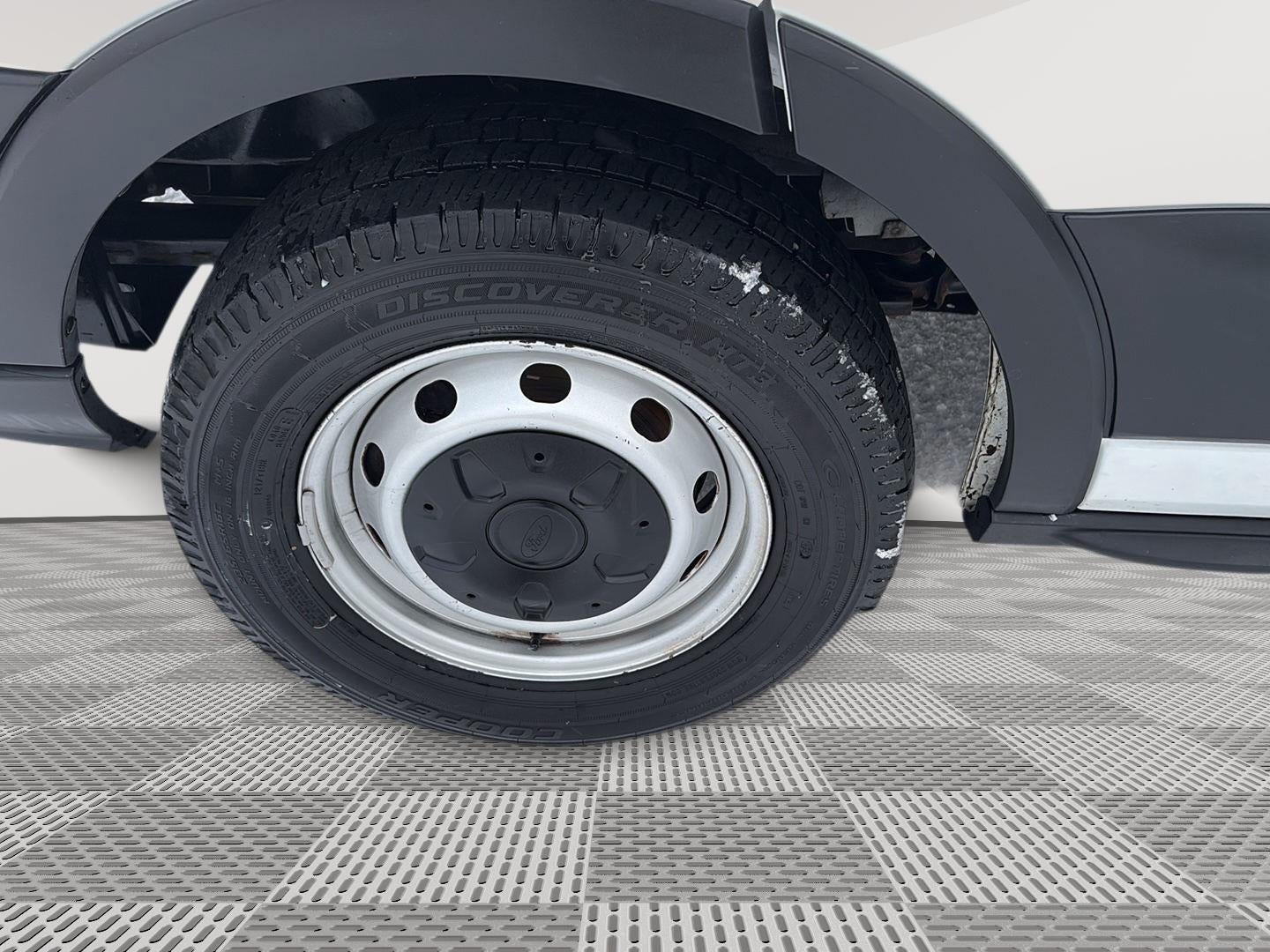 2019 Ford Transit Van 148 WB Medium Roof Cargo