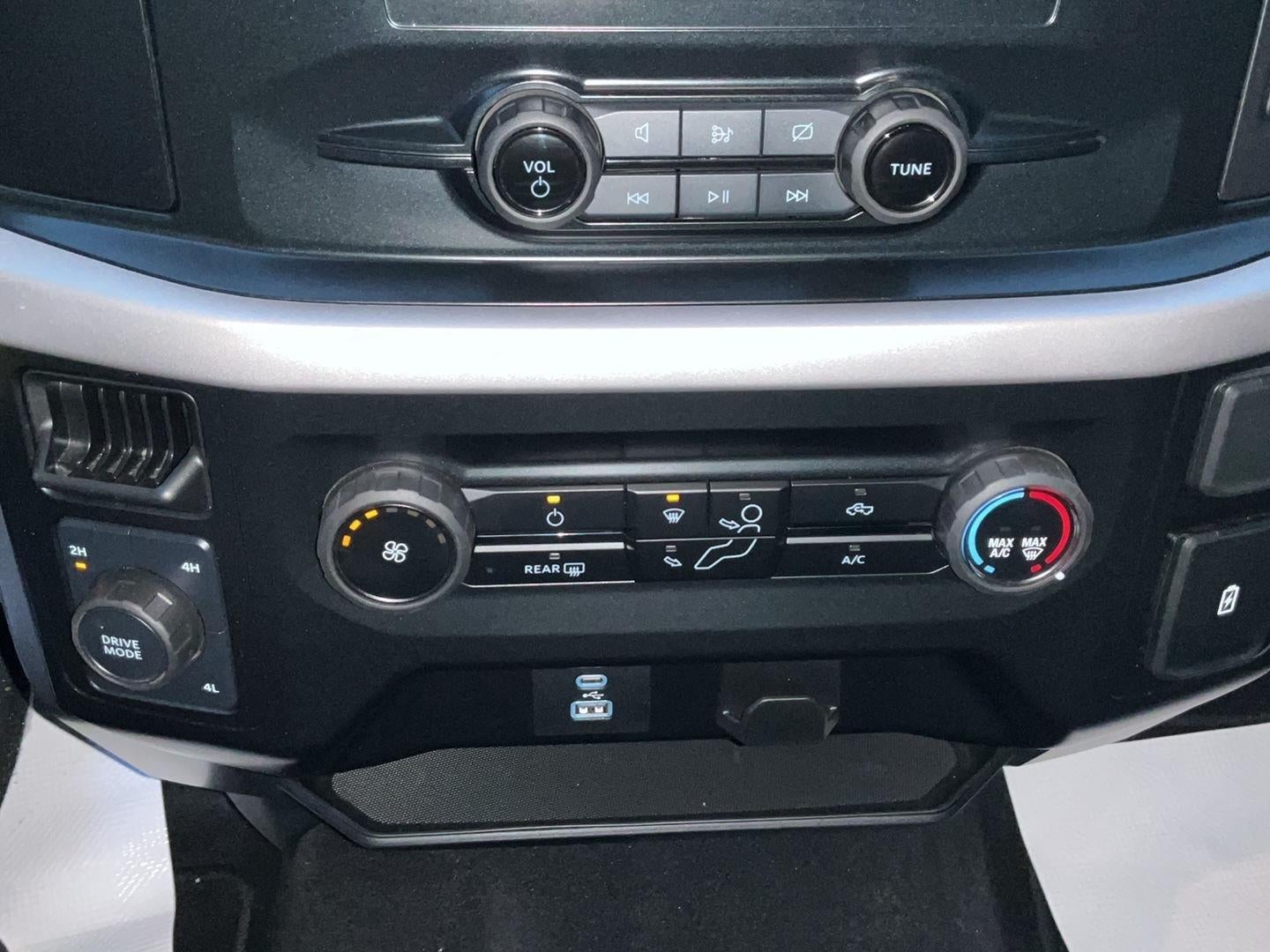 2023 Ford F150 SUPER Base