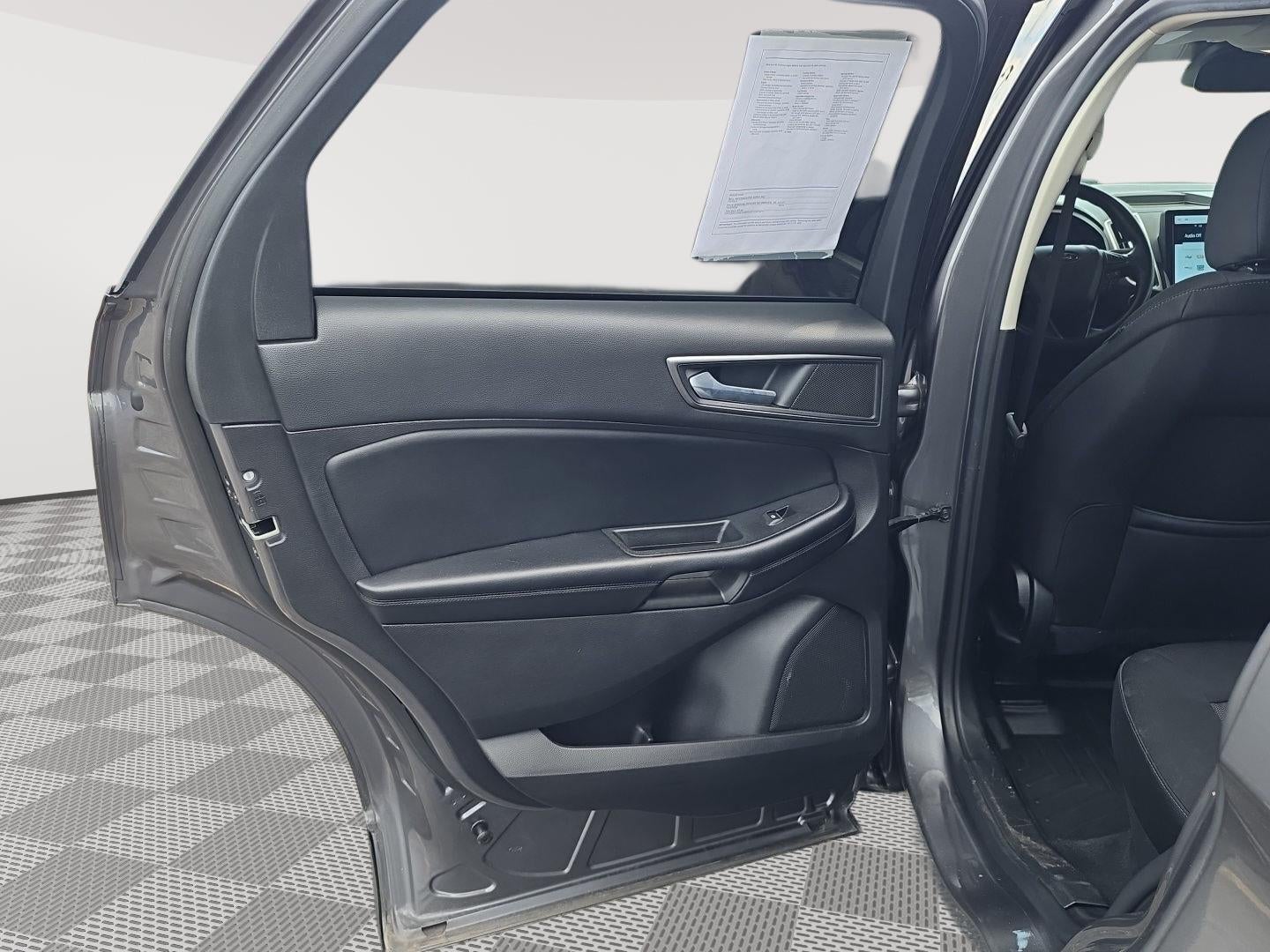 2022 Ford Edge SE