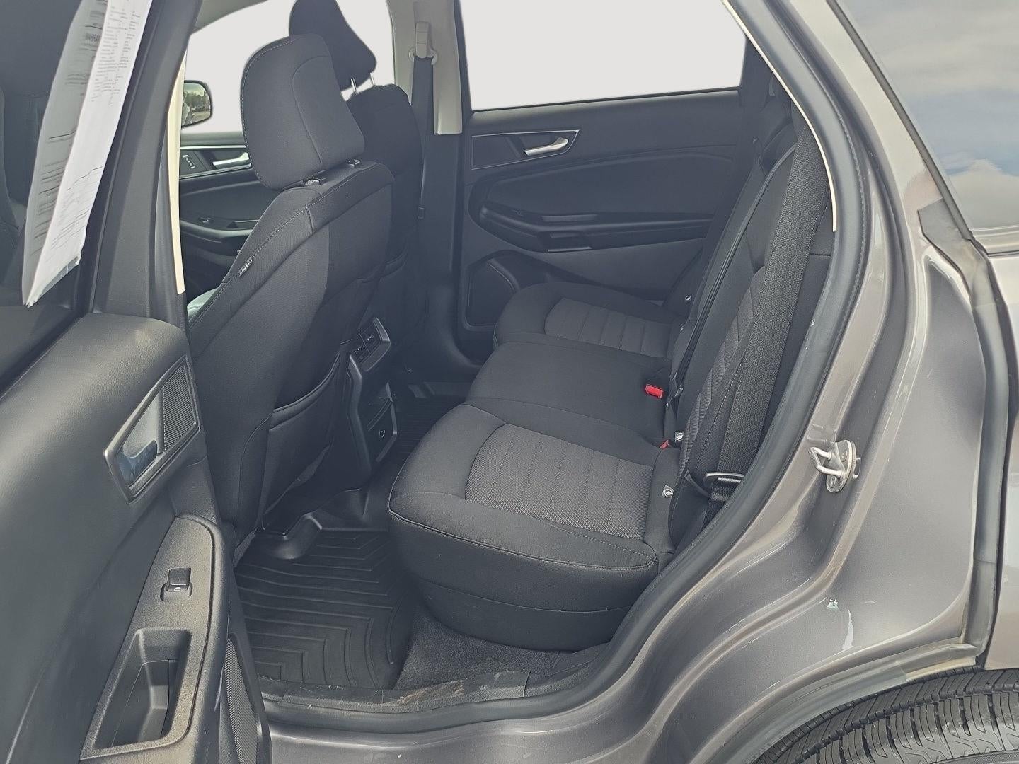 2022 Ford Edge SE