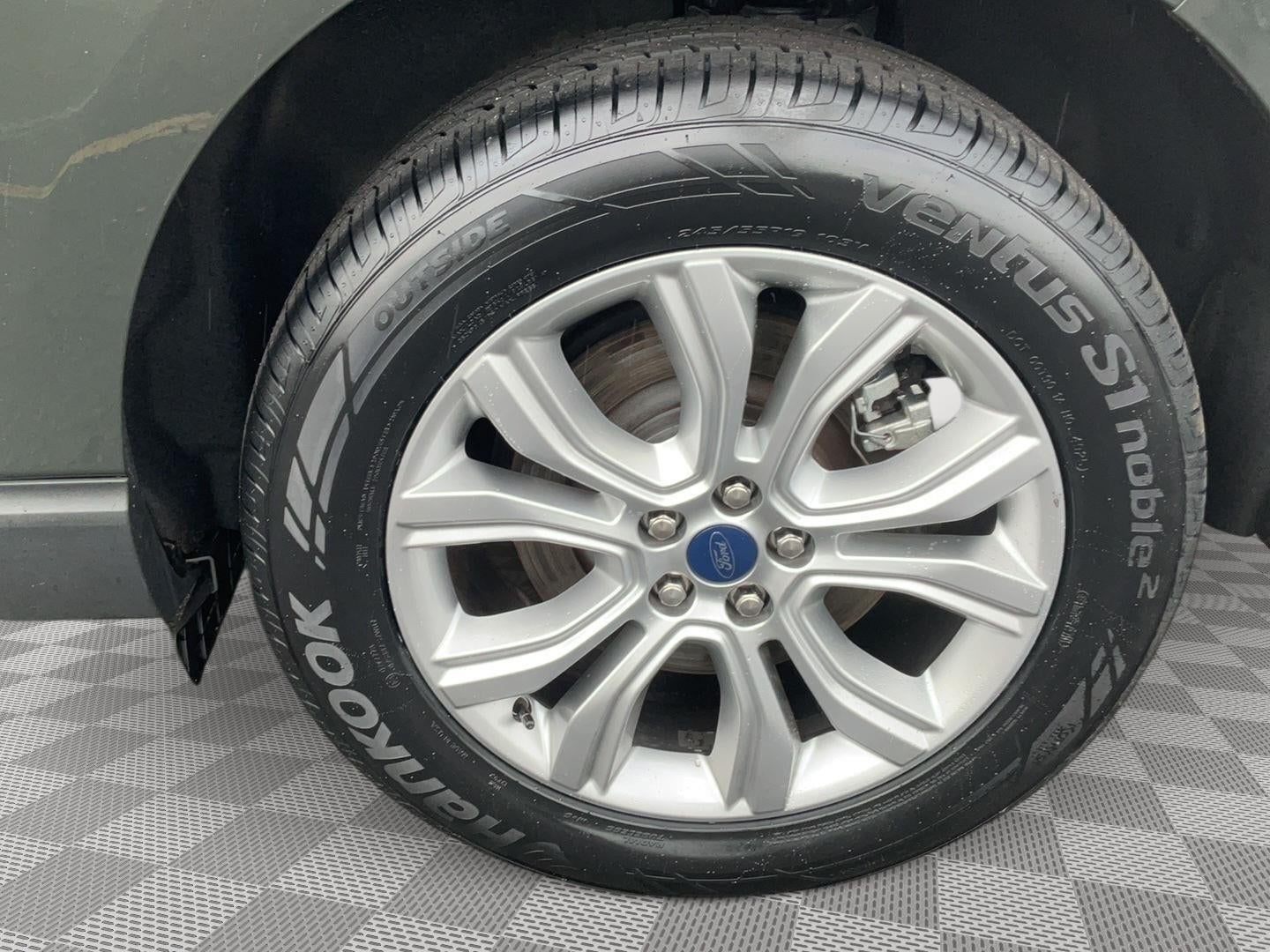 2022 Ford Edge Titanium