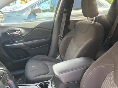 2019 Jeep Cherokee Base