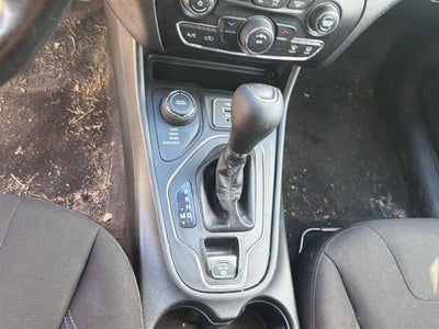 2019 Jeep Cherokee Base