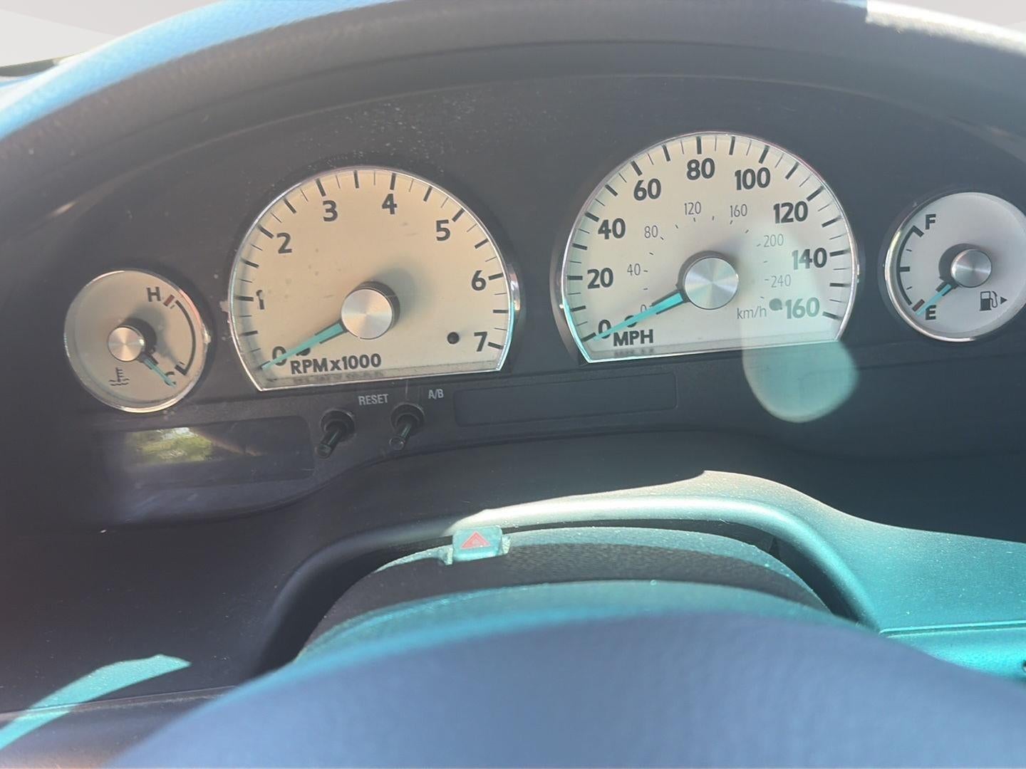2005 Ford Thunderbird Base