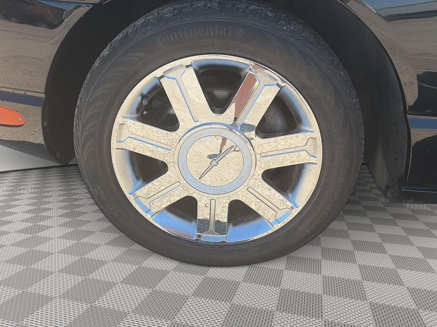 2005 Ford Thunderbird Base