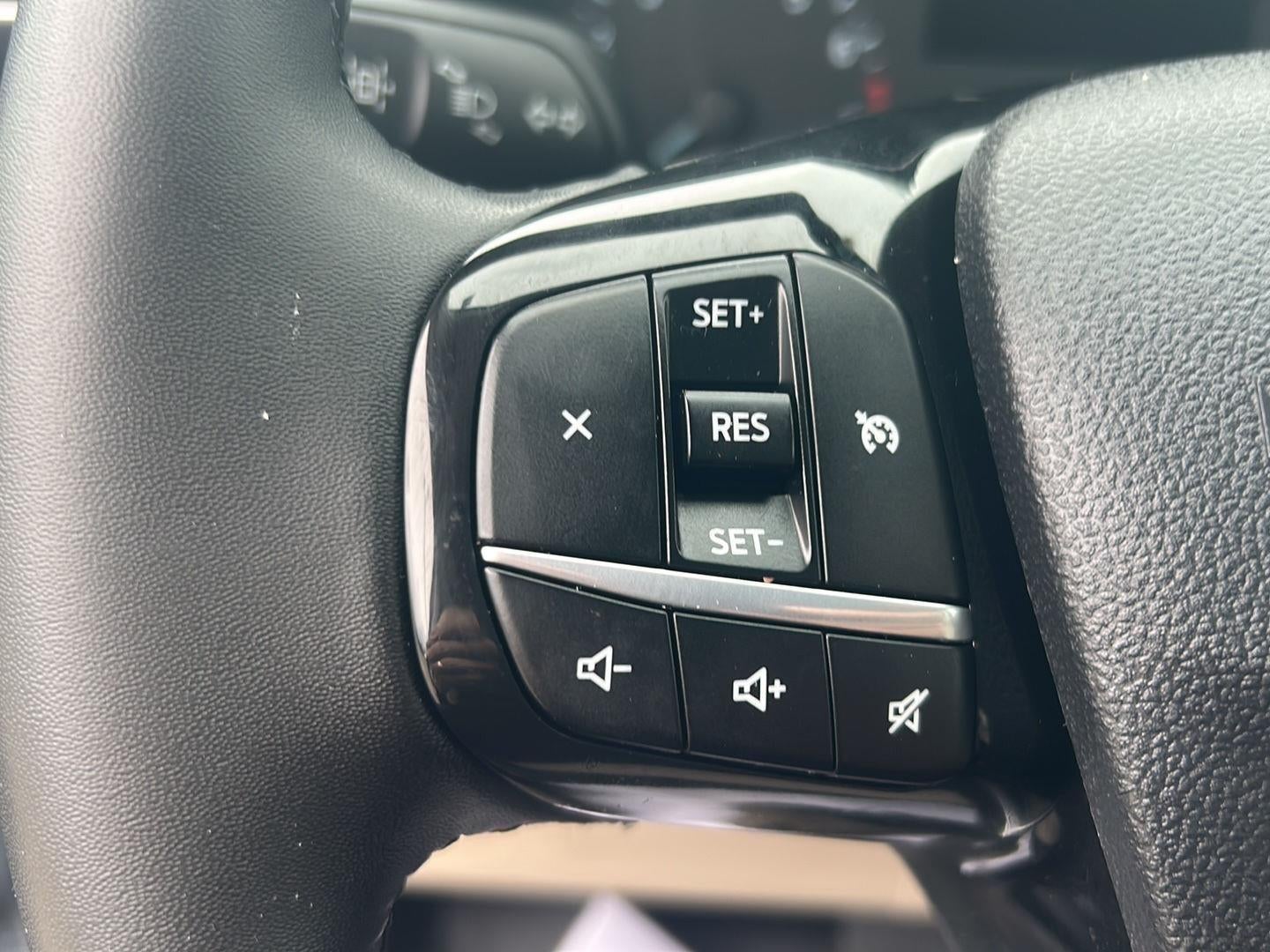 2022 Ford ESCAPE SE Base