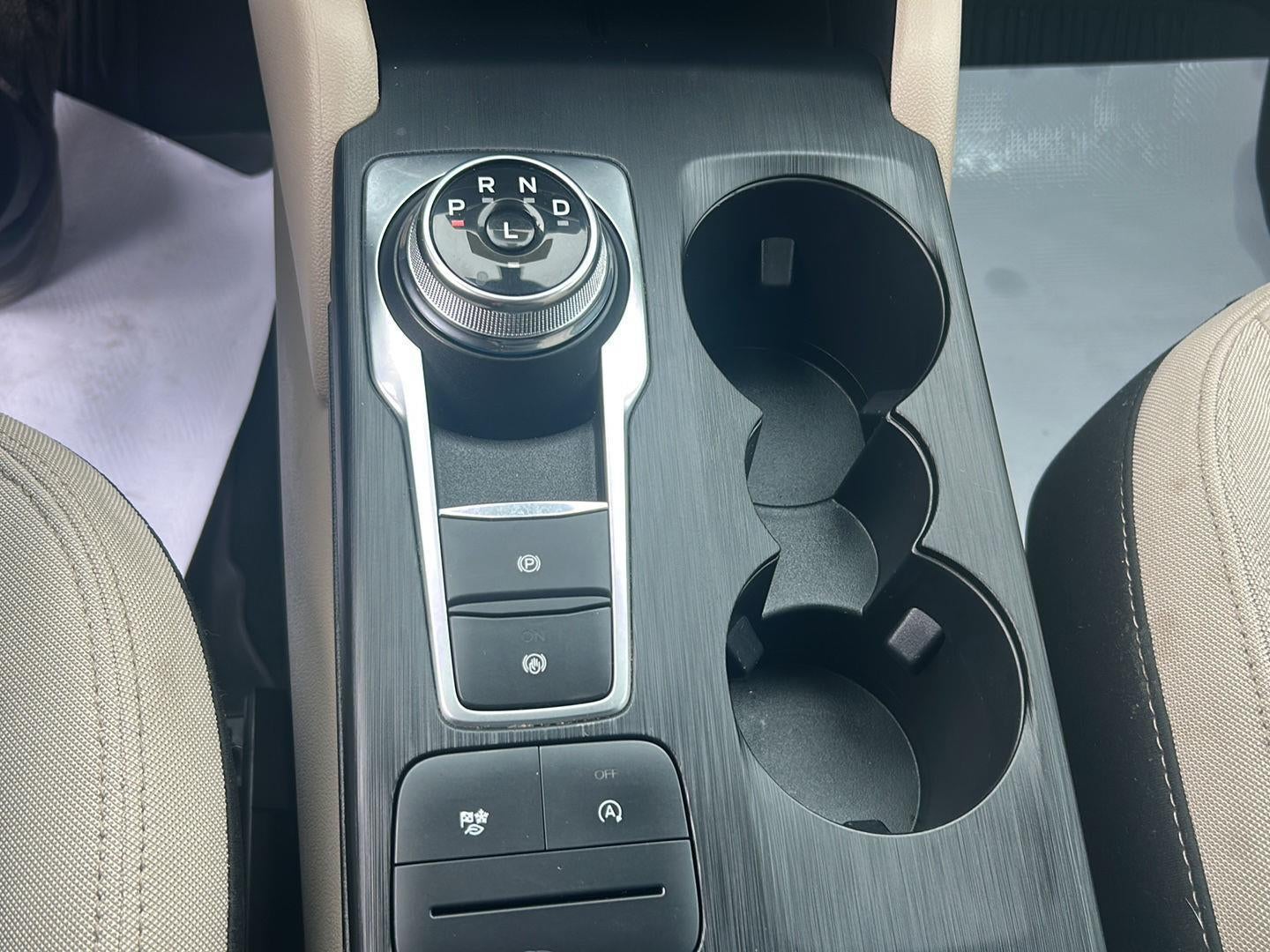 2022 Ford ESCAPE SE Base