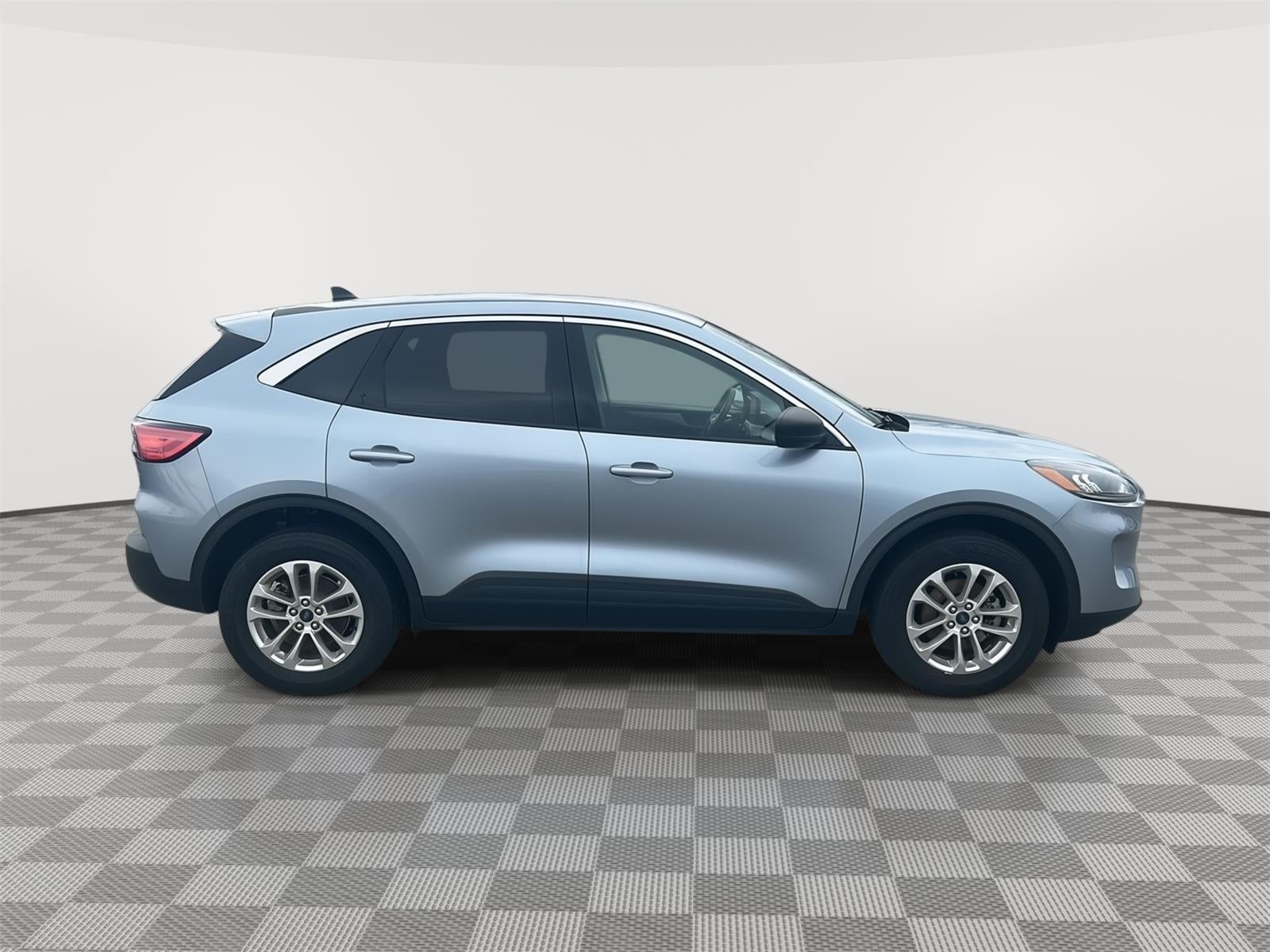 2022 Ford ESCAPE SE Base