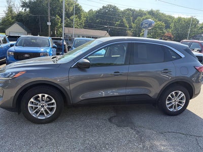 2022 Ford ESCAPE SE Base