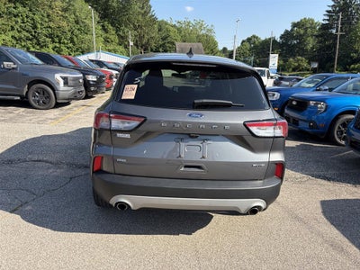 2022 Ford ESCAPE SE Base