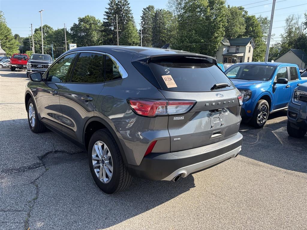 2022 Ford ESCAPE SE Base