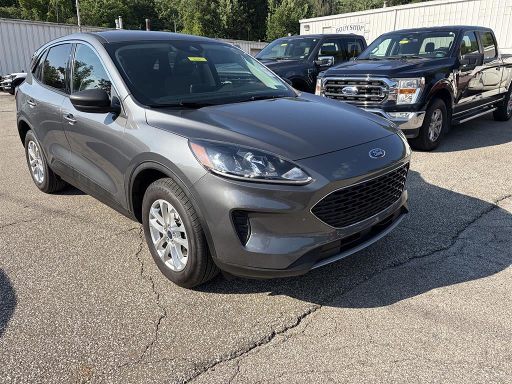 2022 Ford ESCAPE SE Base