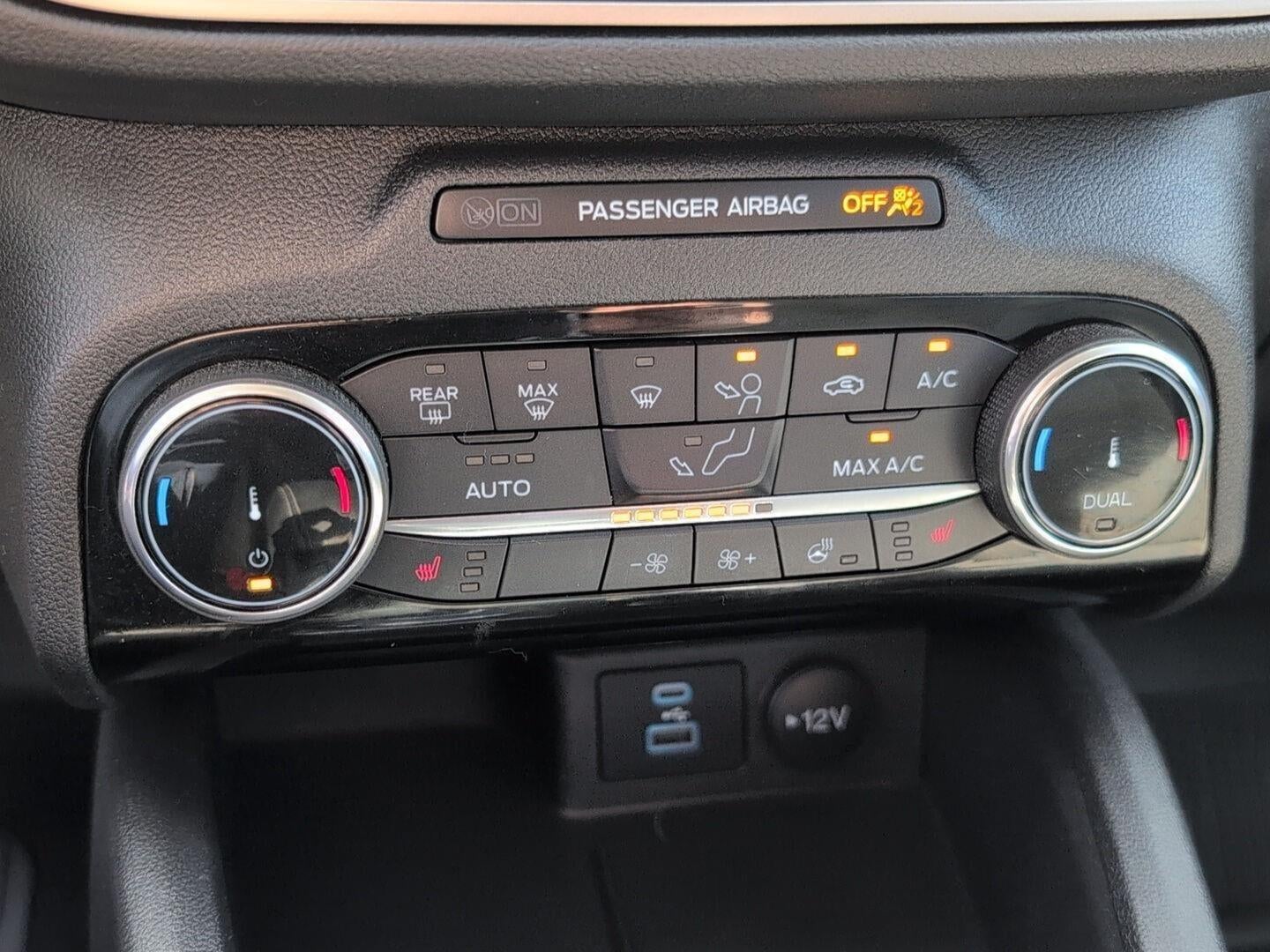 2022 Ford ESCAPE SE Base